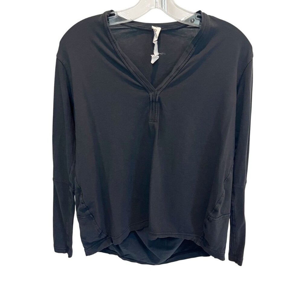 Lululemon Women's Back in Action Black‎ V-Neck Long Sleeve Shirt - Size 0